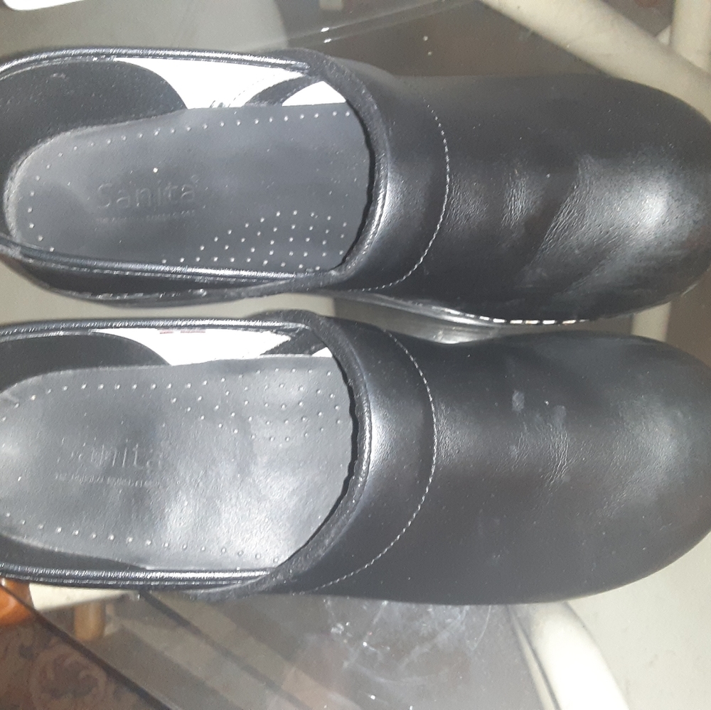 Sanita clogs